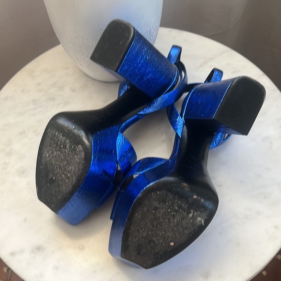 Saint Laurent Leather Sandals Blue & Metallic
Platform Authentic sz 38 1/2 - Picture 14 of 15